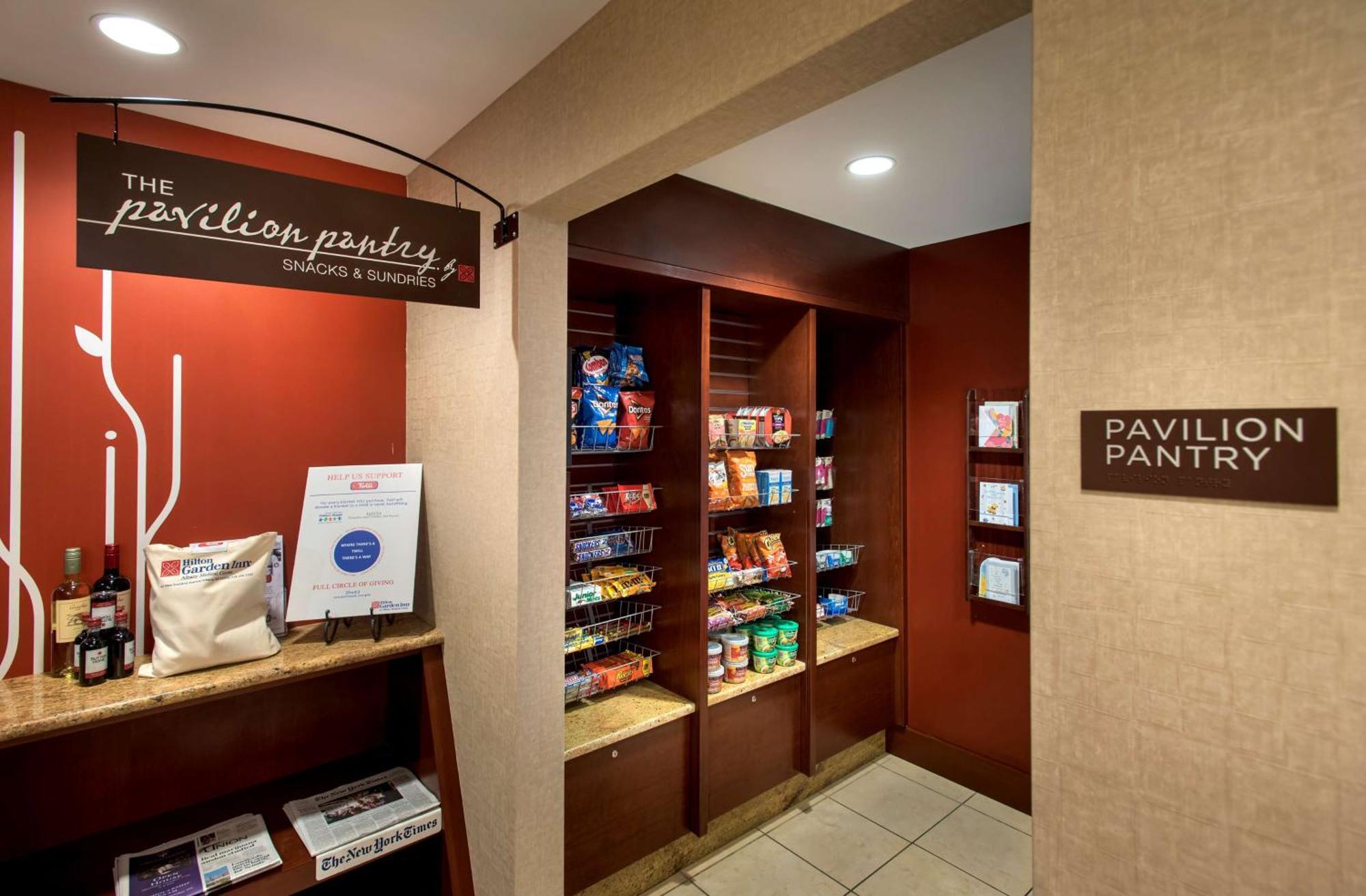 Hilton Garden Inn Albany Medical Center Екстериор снимка