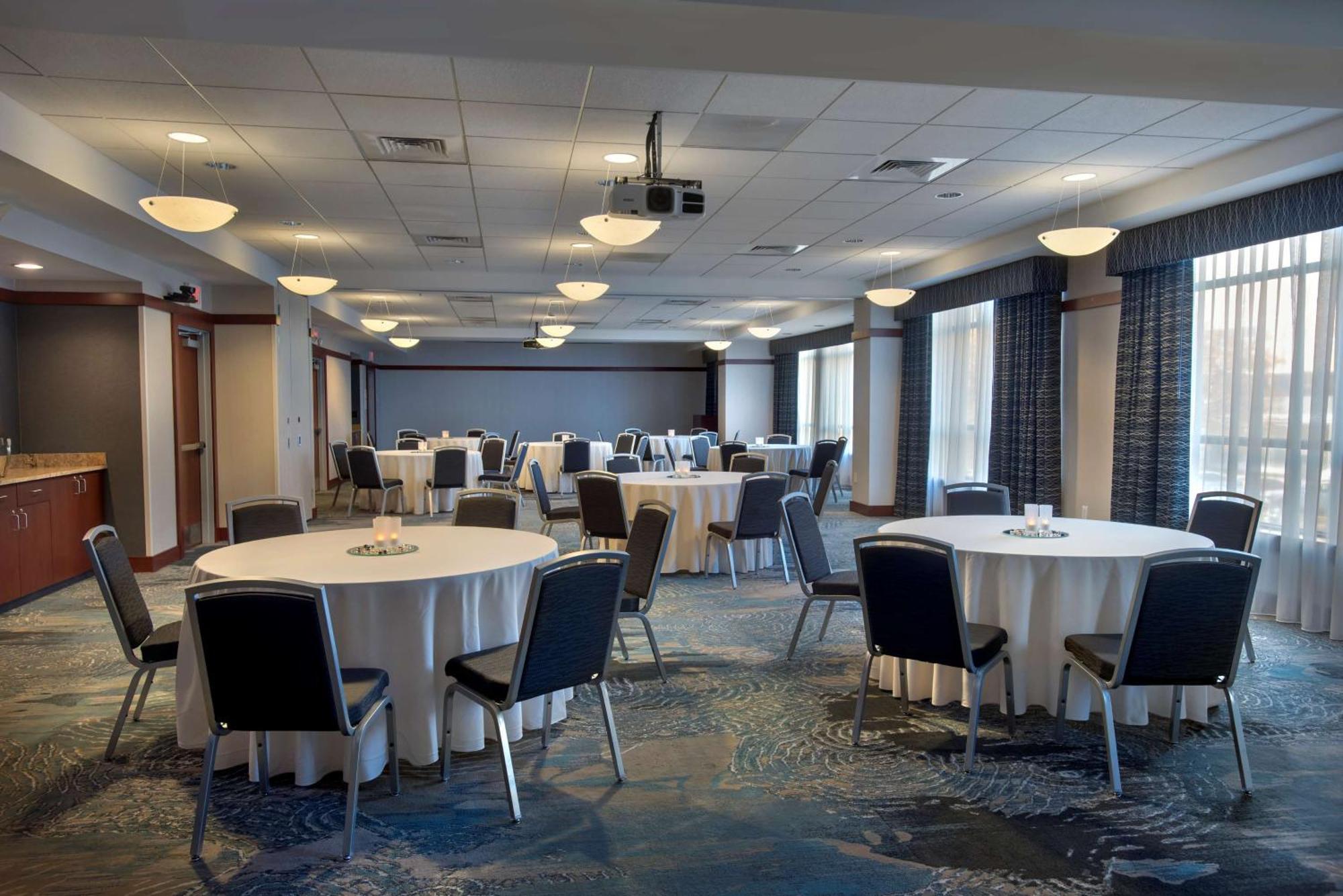 Hilton Garden Inn Albany Medical Center Екстериор снимка