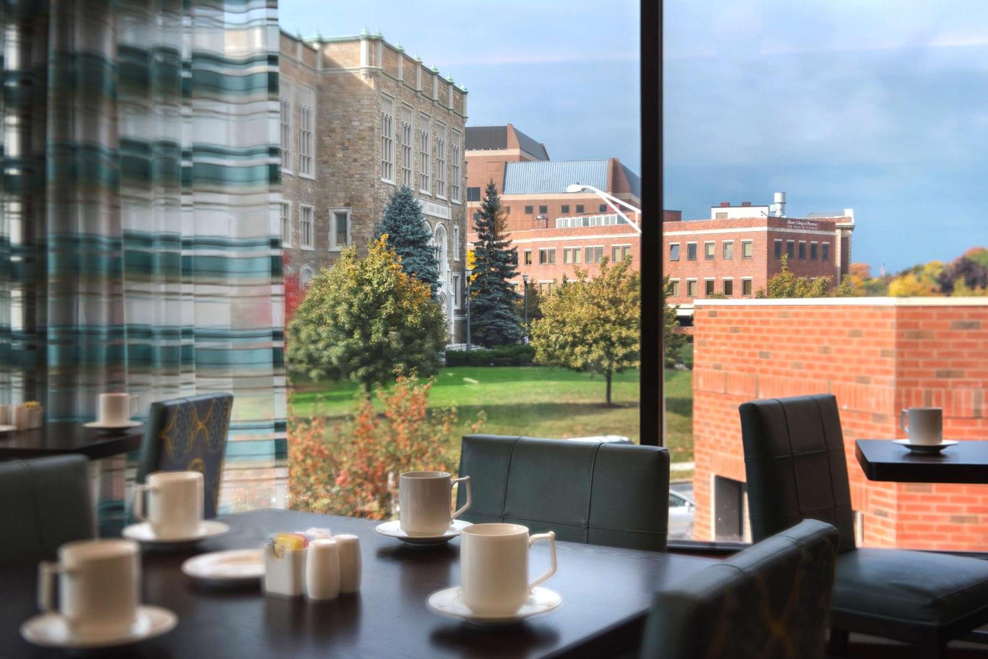 Hilton Garden Inn Albany Medical Center Екстериор снимка